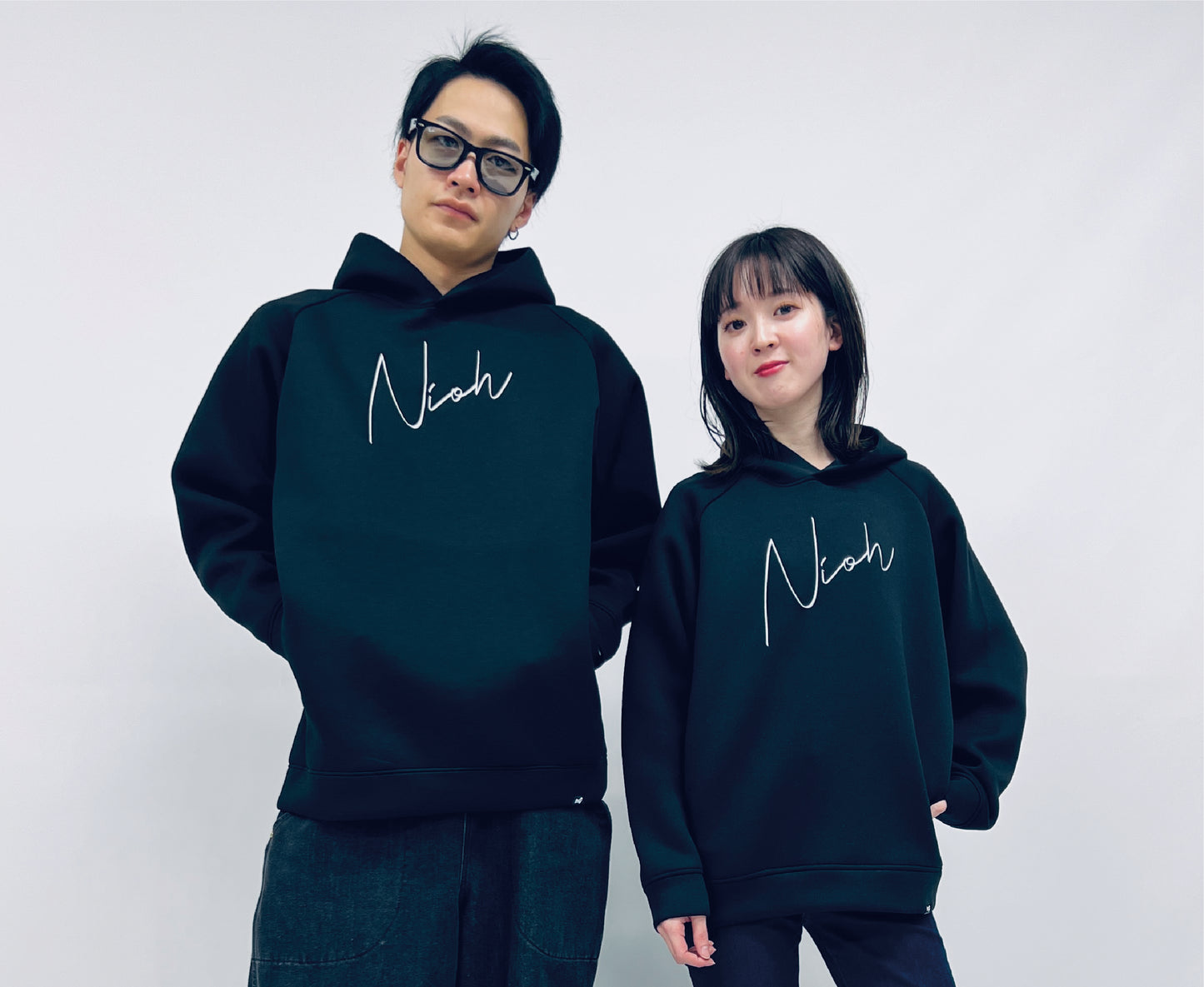 niohsportsLIGHT series ユニセックス ダンボールニット スレッドロゴパーカー / ブラック