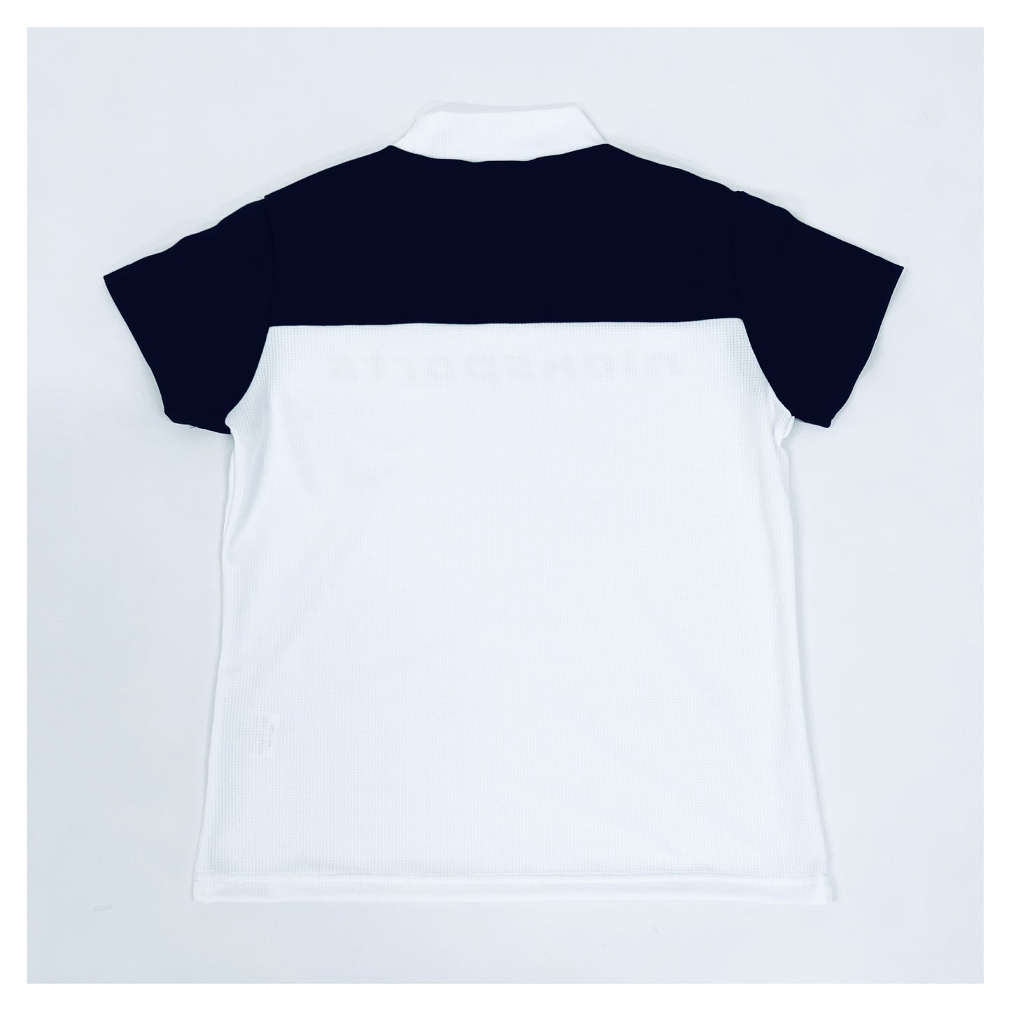 【2024年4月新発売】レディース シンプルバイカラー モックネックシャツ　/　ホワイト