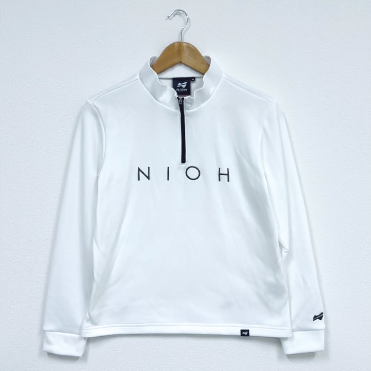 レディース エアライト ログジップロングスリーブモックネックシャツ / ホワイト